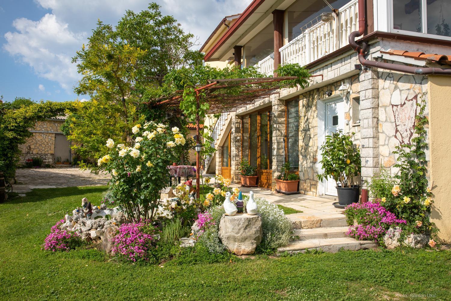 Apartments Faris Канфанар Екстер'єр фото