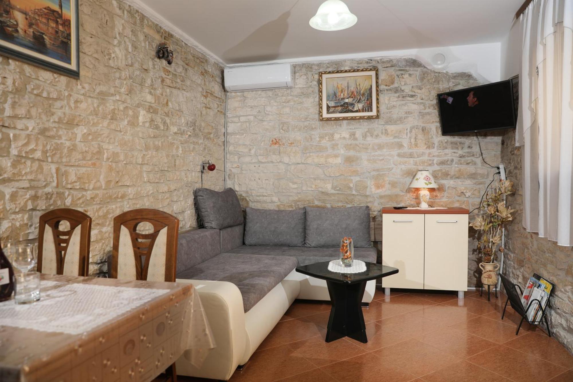 Apartments Faris Канфанар Екстер'єр фото
