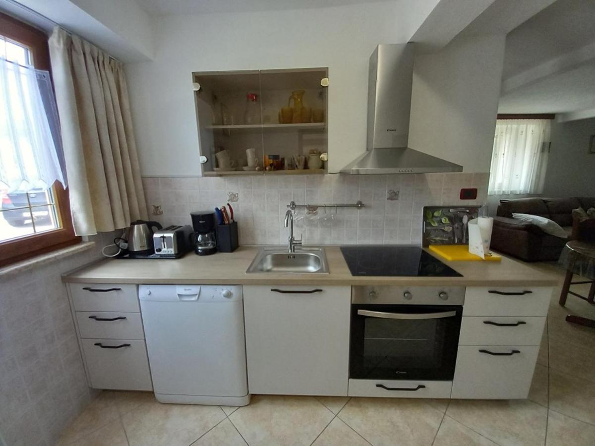 Apartments Faris Канфанар Екстер'єр фото
