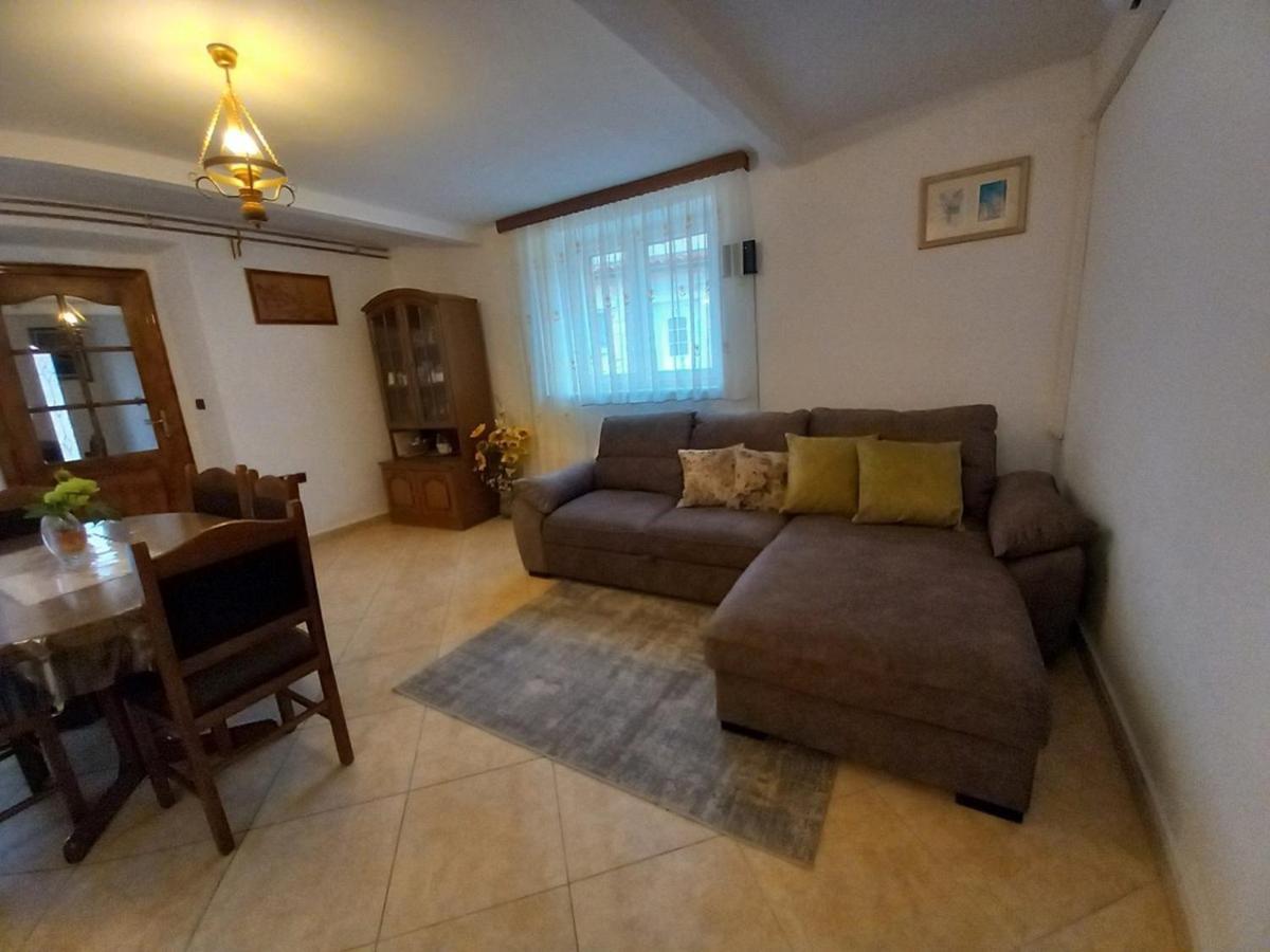 Apartments Faris Канфанар Екстер'єр фото