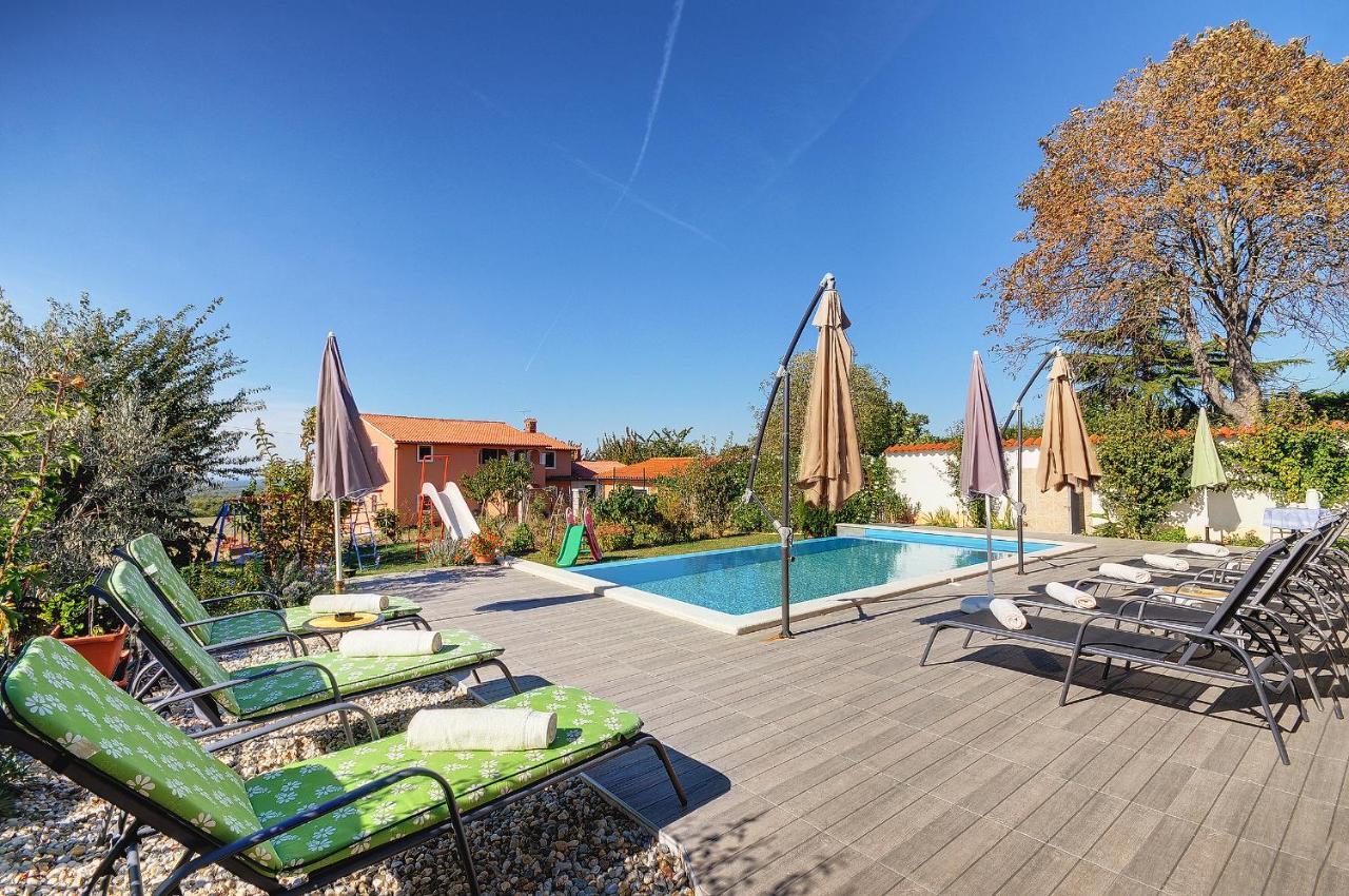 Apartments Faris Канфанар Екстер'єр фото
