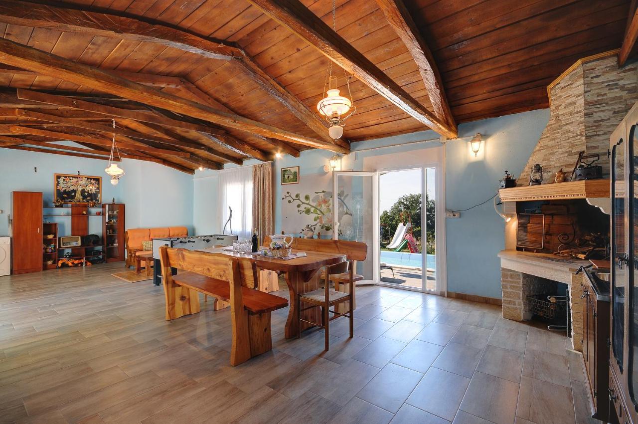 Apartments Faris Канфанар Екстер'єр фото